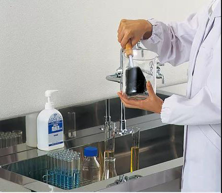 實驗室洗瓶機(jī)和人工，到底誰劃算？